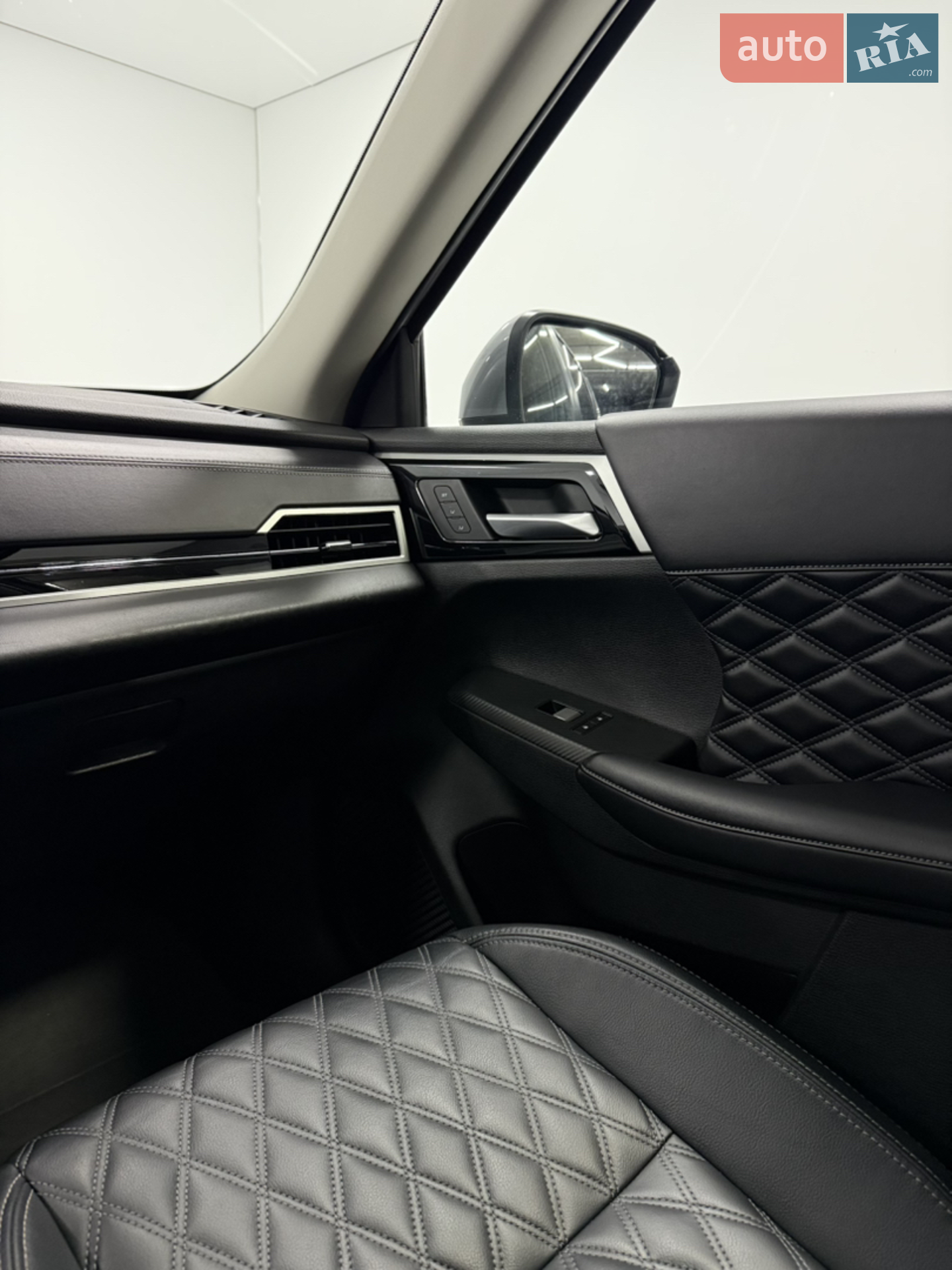 2023 Mitsubishi Outlander - мініатюра 26