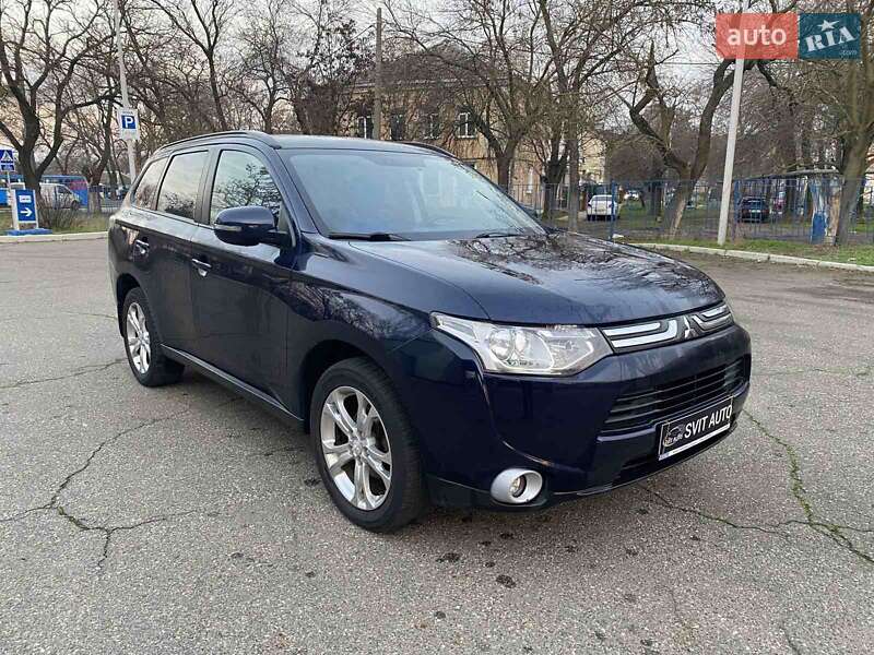 Позашляховик / Кросовер Mitsubishi Outlander 2013 в Миколаєві