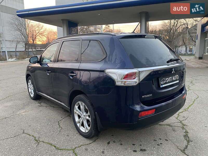 Позашляховик / Кросовер Mitsubishi Outlander 2013 в Миколаєві
