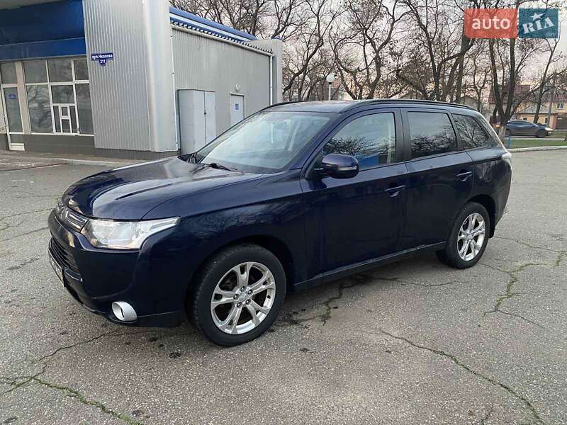 Позашляховик / Кросовер Mitsubishi Outlander 2013 в Миколаєві