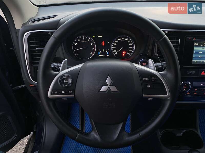 Позашляховик / Кросовер Mitsubishi Outlander 2013 в Миколаєві
