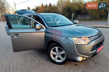 Внедорожник / Кроссовер Mitsubishi Outlander 2013 в Львове
