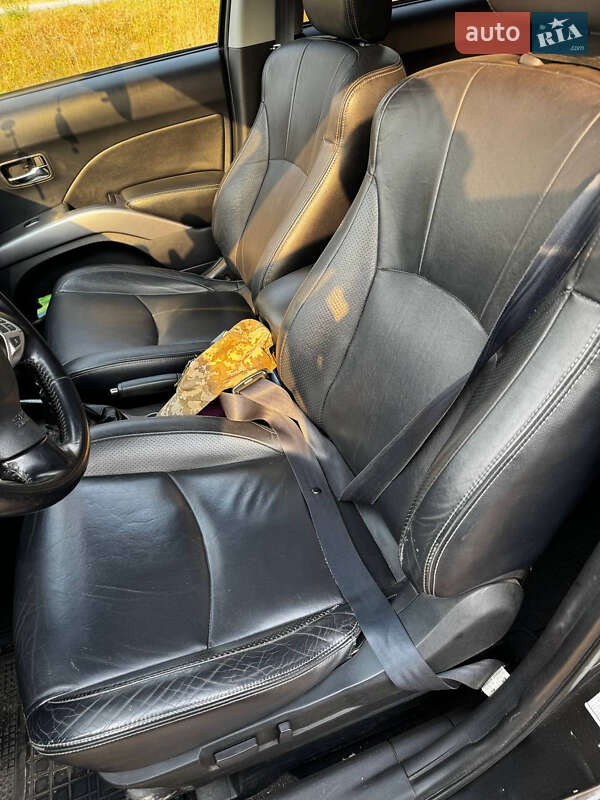 Позашляховик / Кросовер Mitsubishi Outlander 2007 в Шепетівці