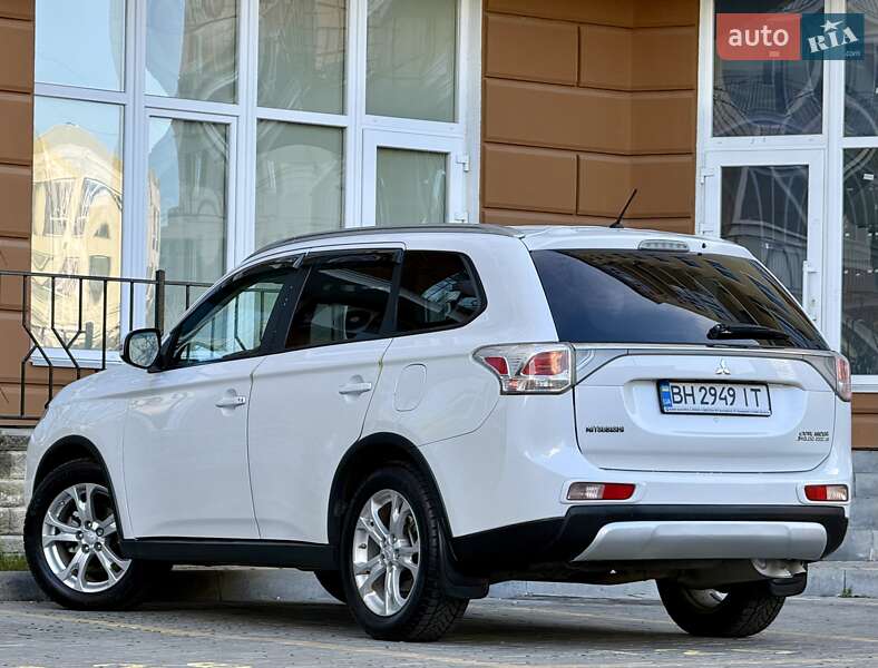 Внедорожник / Кроссовер Mitsubishi Outlander 2014 в Одессе
