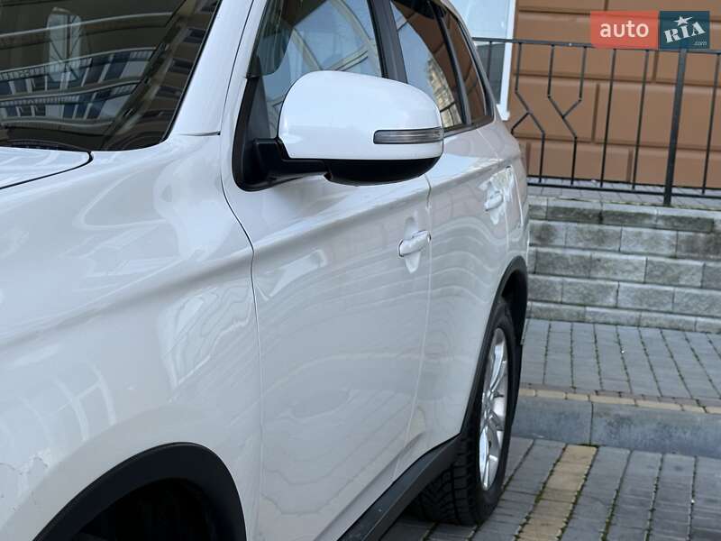 Внедорожник / Кроссовер Mitsubishi Outlander 2014 в Одессе