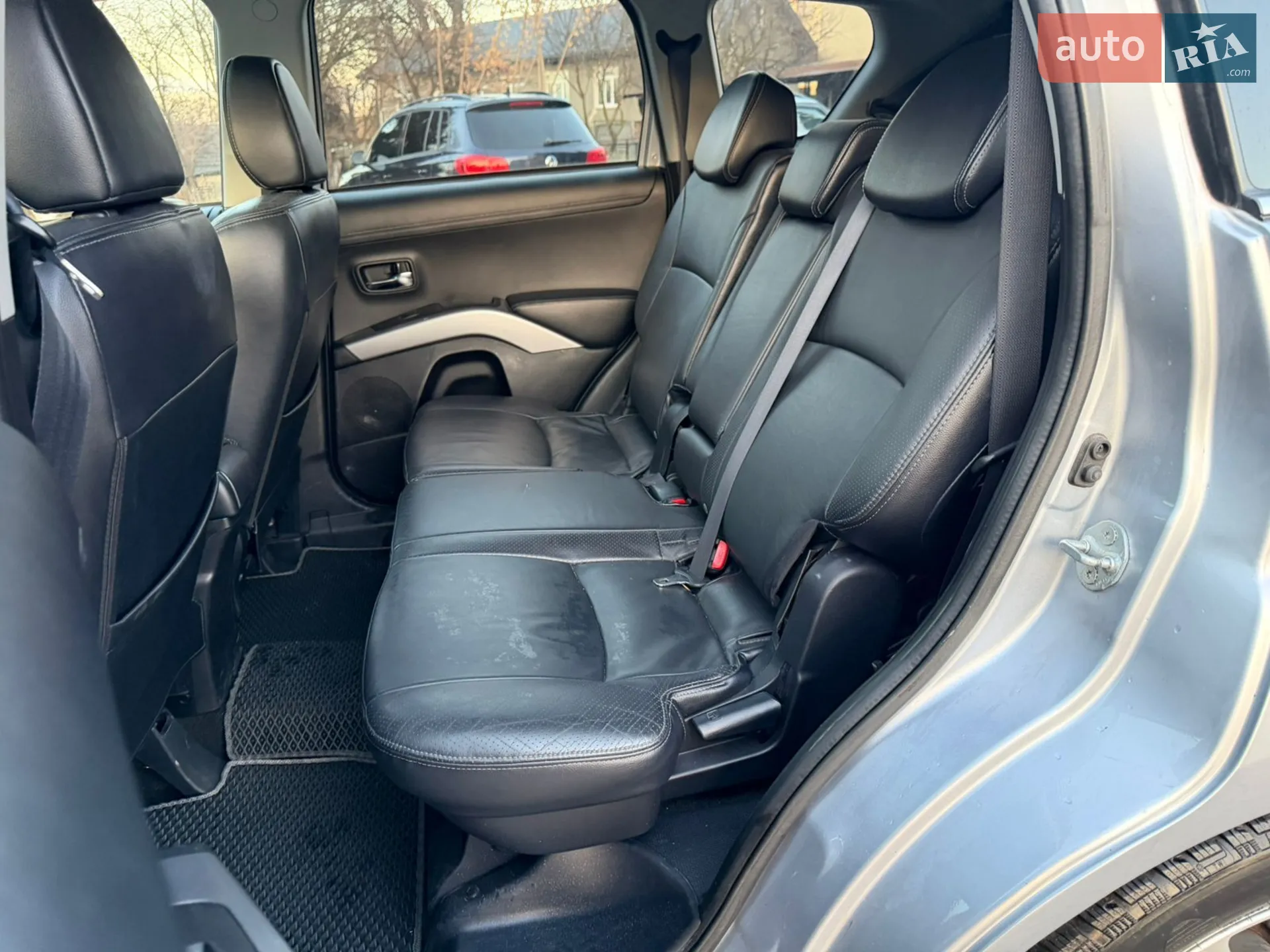 2010 Mitsubishi Outlander - мініатюра 16