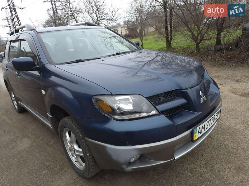 Позашляховик / Кросовер Mitsubishi Outlander 2003 в Миколаєві