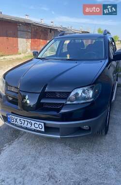 Внедорожник / Кроссовер Mitsubishi Outlander 2004 в Хмельницком
