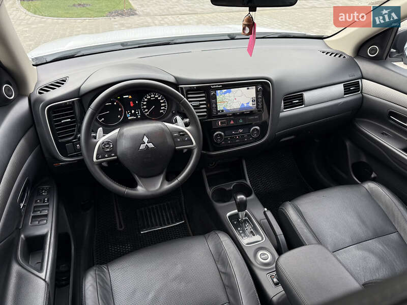 Внедорожник / Кроссовер Mitsubishi Outlander 2012 в Тернополе
