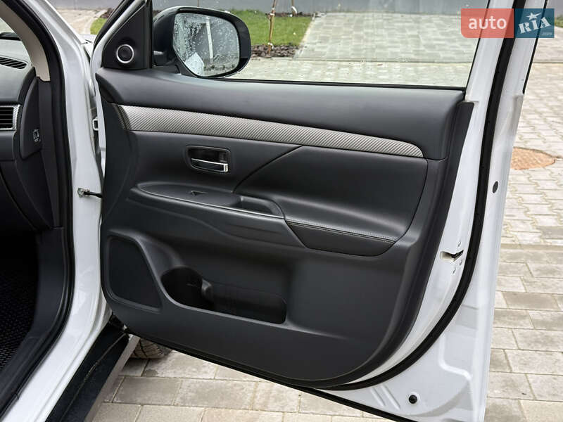 Внедорожник / Кроссовер Mitsubishi Outlander 2012 в Тернополе