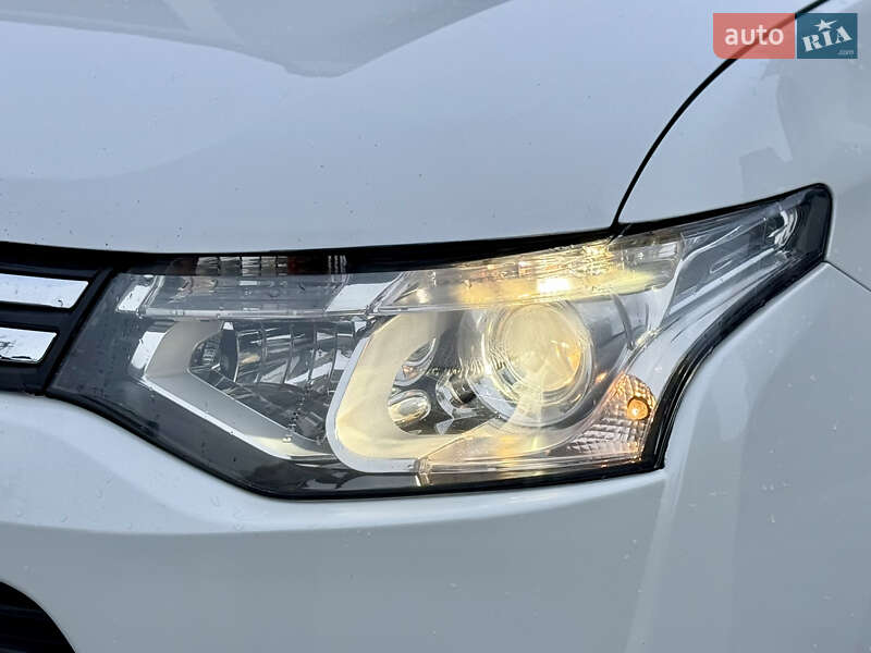 Внедорожник / Кроссовер Mitsubishi Outlander 2012 в Тернополе