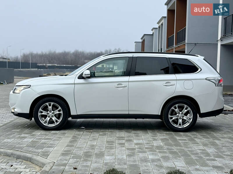 Внедорожник / Кроссовер Mitsubishi Outlander 2012 в Тернополе