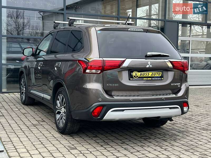 Позашляховик / Кросовер Mitsubishi Outlander 2016 в Івано-Франківську