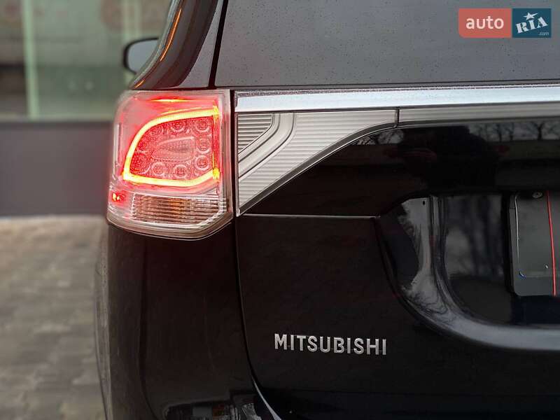 Позашляховик / Кросовер Mitsubishi Outlander 2015 в Києві фото 11 Позашляховик / Кросовер Mitsubishi Outlander 2015 в Києві