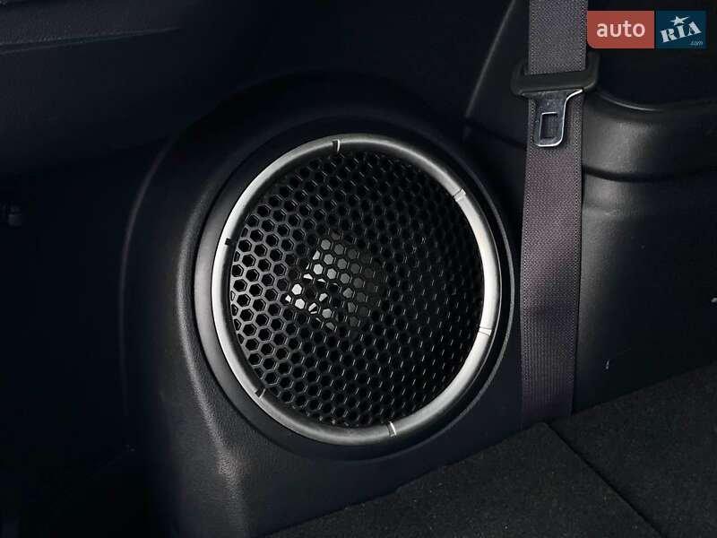 Позашляховик / Кросовер Mitsubishi Outlander 2015 в Києві фото 39 Позашляховик / Кросовер Mitsubishi Outlander 2015 в Києві