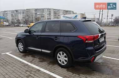 Внедорожник / Кроссовер Mitsubishi Outlander 2021 в Сумах
