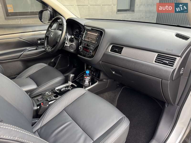 Позашляховик / Кросовер Mitsubishi Outlander 2018 в Києві фото 6 Позашляховик / Кросовер Mitsubishi Outlander 2018 в Києві