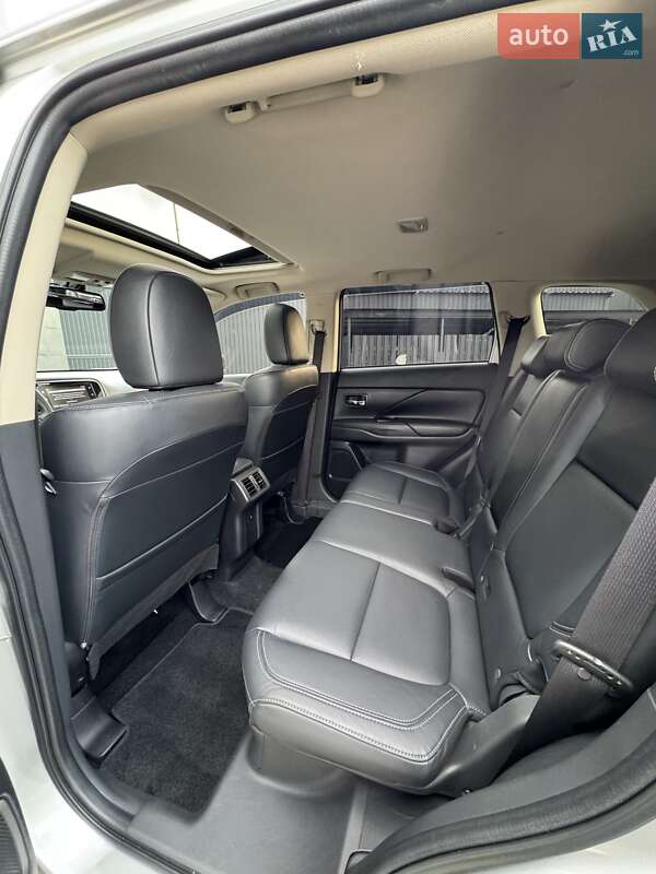 Позашляховик / Кросовер Mitsubishi Outlander 2018 в Києві фото 16 Позашляховик / Кросовер Mitsubishi Outlander 2018 в Києві