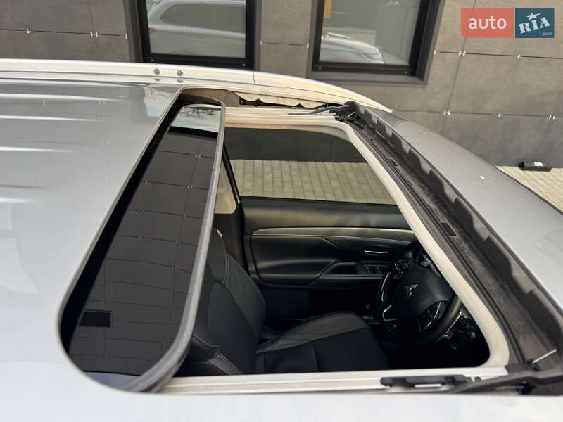 Позашляховик / Кросовер Mitsubishi Outlander 2018 в Києві фото 20 Позашляховик / Кросовер Mitsubishi Outlander 2018 в Києві