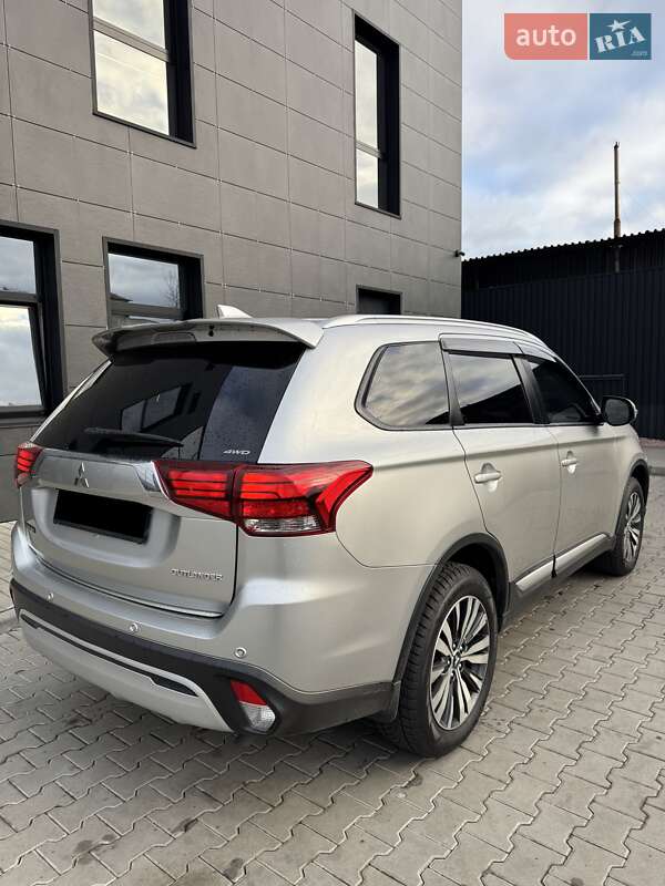 Позашляховик / Кросовер Mitsubishi Outlander 2018 в Києві фото 25 Позашляховик / Кросовер Mitsubishi Outlander 2018 в Києві