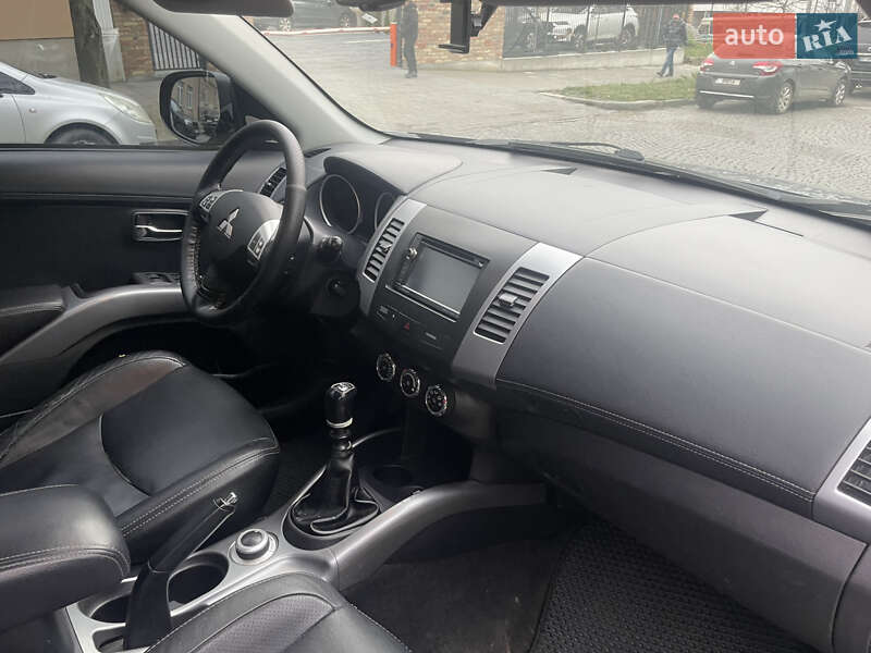 Позашляховик / Кросовер Mitsubishi Outlander 2011 в Львові