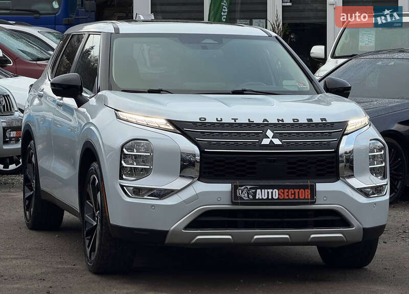 Позашляховик / Кросовер Mitsubishi Outlander 2021 в Харкові