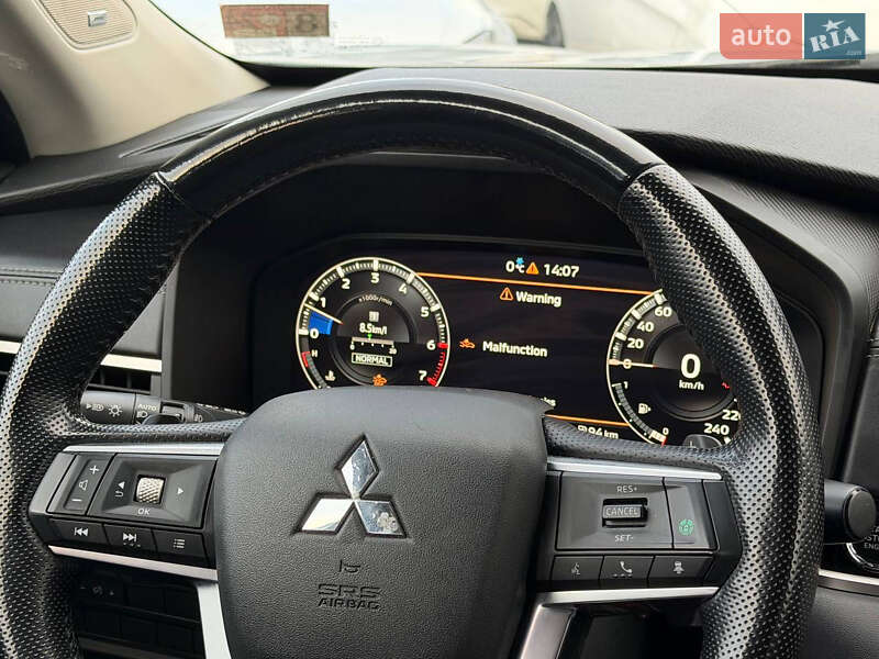 Позашляховик / Кросовер Mitsubishi Outlander 2021 в Харкові