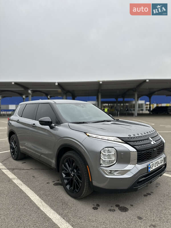 Mitsubishi Outlander 2023