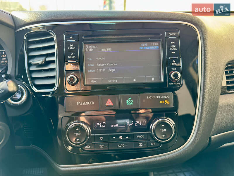 Позашляховик / Кросовер Mitsubishi Outlander 2016 в Чернівцях