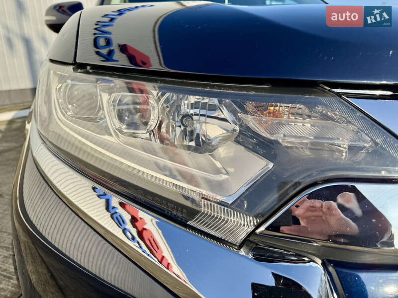 Позашляховик / Кросовер Mitsubishi Outlander 2016 в Чернівцях