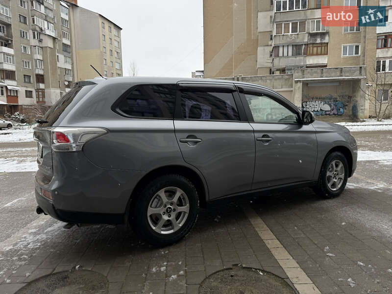 Позашляховик / Кросовер Mitsubishi Outlander 2014 в Івано-Франківську фото 12 Позашляховик / Кросовер Mitsubishi Outlander 2014 в Івано-Франківську