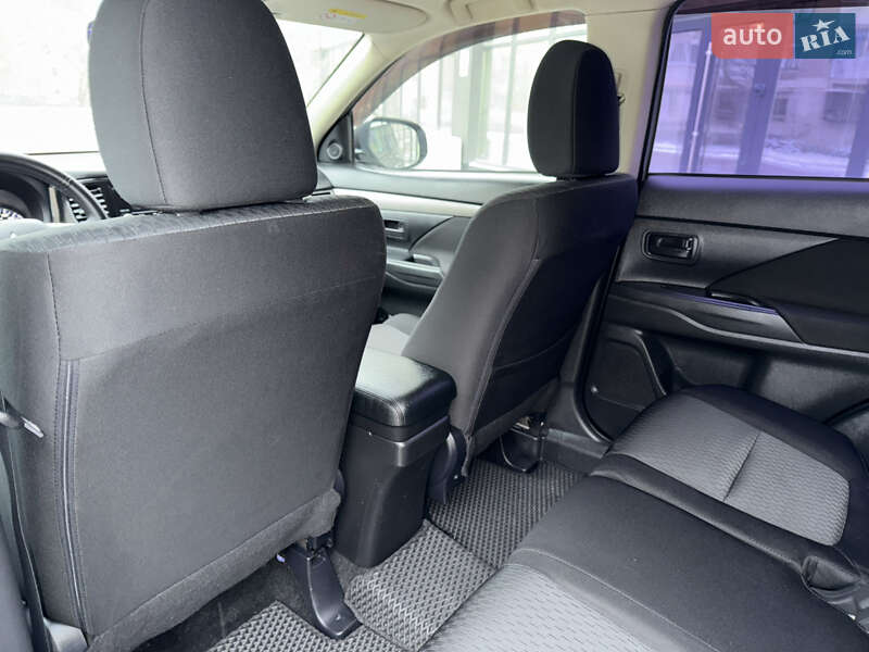 Позашляховик / Кросовер Mitsubishi Outlander 2014 в Івано-Франківську фото 50 Позашляховик / Кросовер Mitsubishi Outlander 2014 в Івано-Франківську