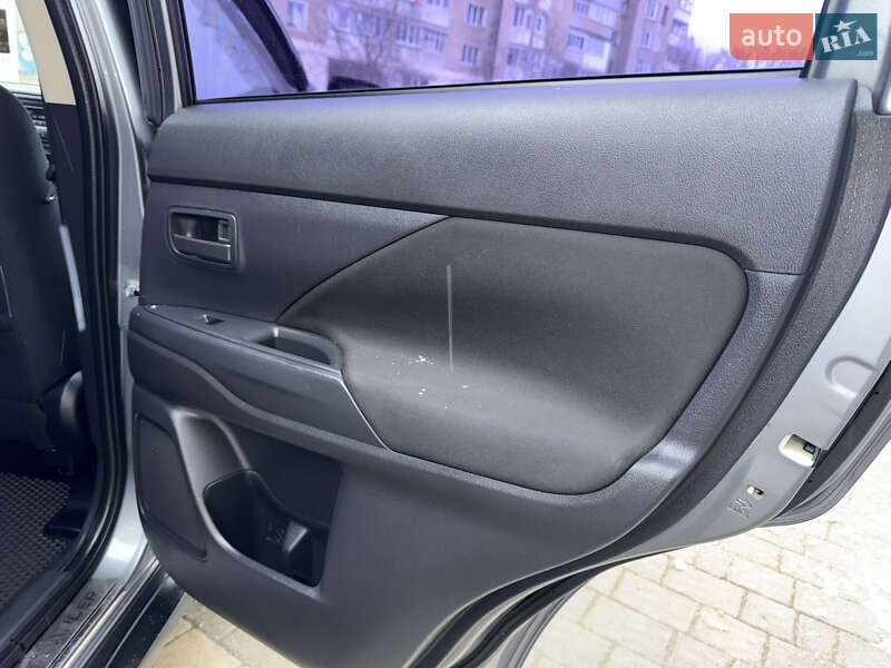 Позашляховик / Кросовер Mitsubishi Outlander 2014 в Івано-Франківську фото 57 Позашляховик / Кросовер Mitsubishi Outlander 2014 в Івано-Франківську