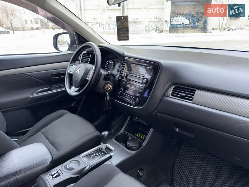 Позашляховик / Кросовер Mitsubishi Outlander 2014 в Івано-Франківську фото 64 Позашляховик / Кросовер Mitsubishi Outlander 2014 в Івано-Франківську