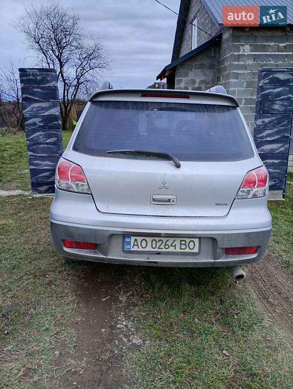 Внедорожник / Кроссовер Mitsubishi Outlander 2004 в Виноградове