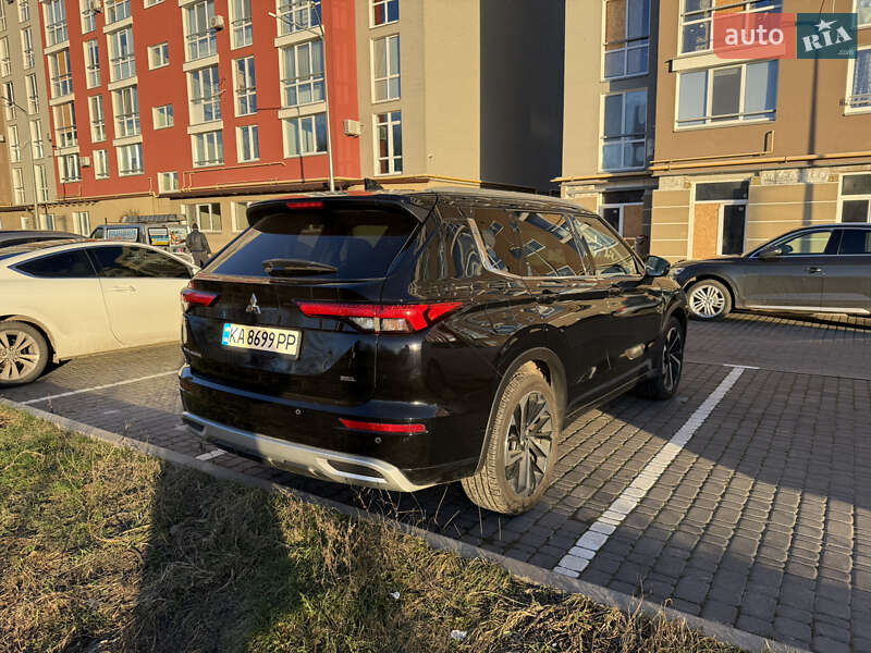 Внедорожник / Кроссовер Mitsubishi Outlander 2021 в Киеве