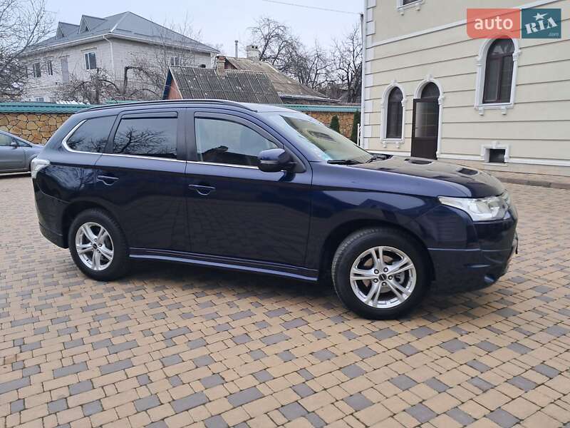 Позашляховик / Кросовер Mitsubishi Outlander 2013 в Могилів-Подільському