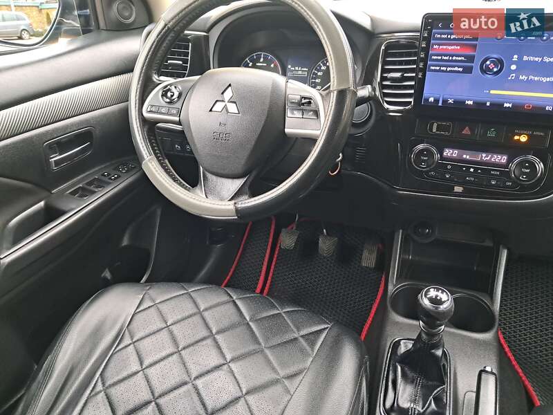 Позашляховик / Кросовер Mitsubishi Outlander 2013 в Могилів-Подільському