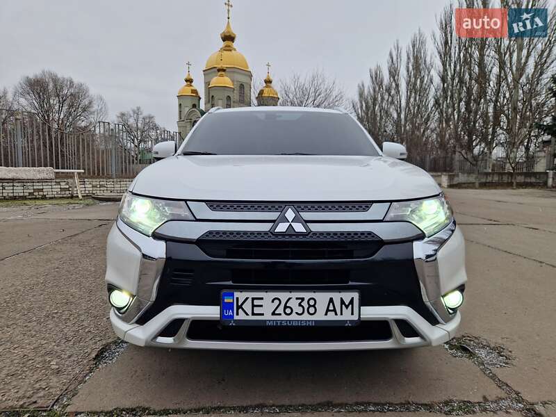 Позашляховик / Кросовер Mitsubishi Outlander 2020 в Дніпрі