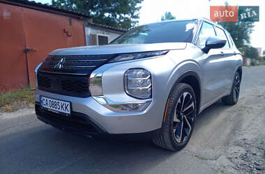 Внедорожник / Кроссовер Mitsubishi Outlander 2022 в Черкассах