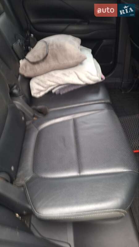 Позашляховик / Кросовер Mitsubishi Outlander 2013 в Хмільнику