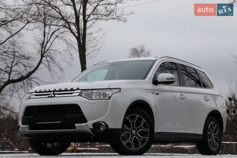 Позашляховик / Кросовер Mitsubishi Outlander 2015 в Трускавці фото Позашляховик / Кросовер Mitsubishi Outlander 2015 в Трускавці
