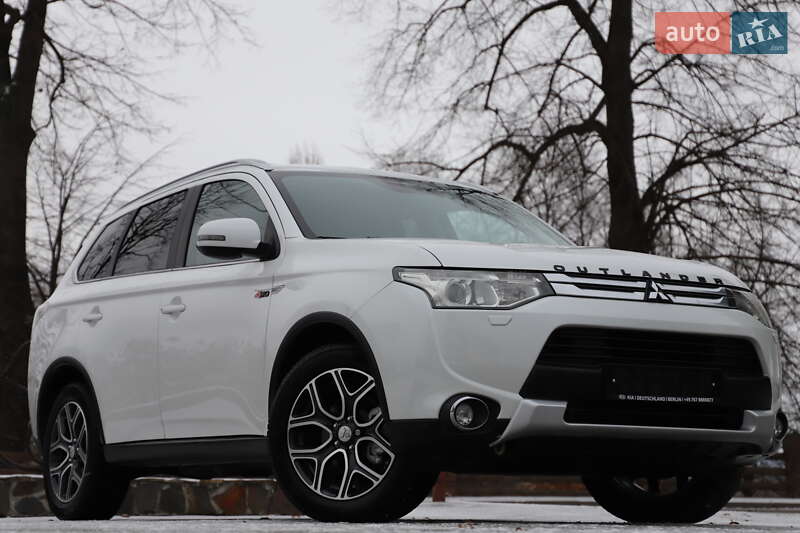 Позашляховик / Кросовер Mitsubishi Outlander 2015 в Трускавці фото 7 Позашляховик / Кросовер Mitsubishi Outlander 2015 в Трускавці