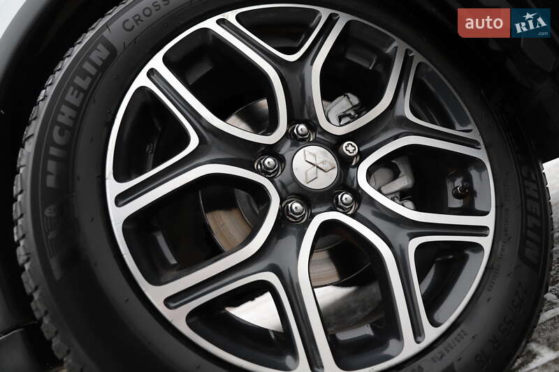 Позашляховик / Кросовер Mitsubishi Outlander 2015 в Трускавці фото 23 Позашляховик / Кросовер Mitsubishi Outlander 2015 в Трускавці