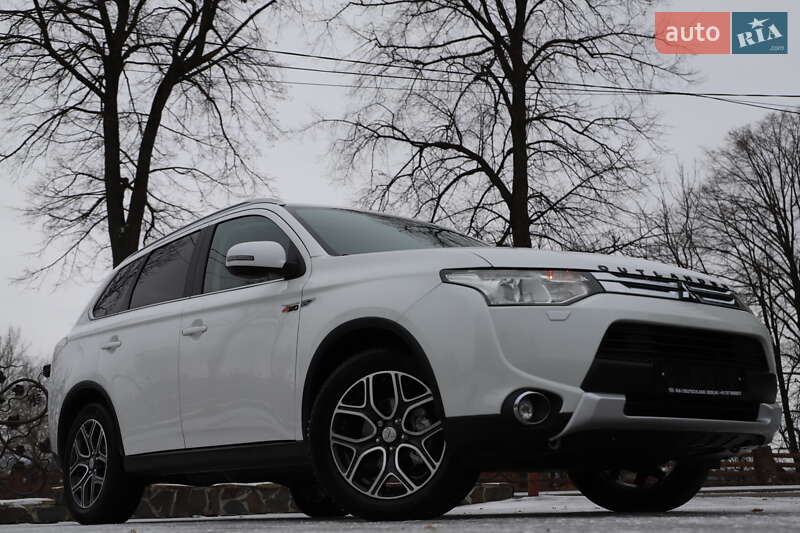 Позашляховик / Кросовер Mitsubishi Outlander 2015 в Трускавці фото 58 Позашляховик / Кросовер Mitsubishi Outlander 2015 в Трускавці