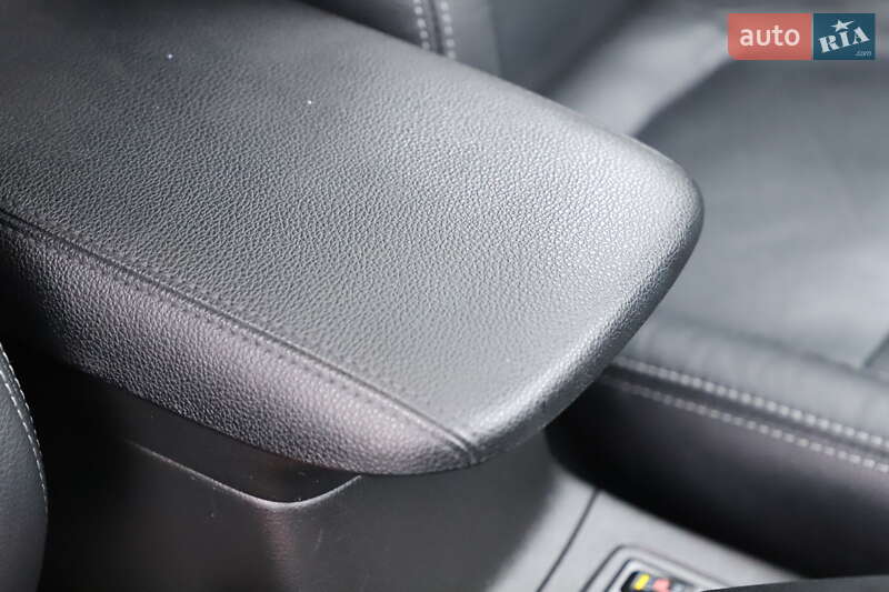 Позашляховик / Кросовер Mitsubishi Outlander 2015 в Трускавці фото 99 Позашляховик / Кросовер Mitsubishi Outlander 2015 в Трускавці