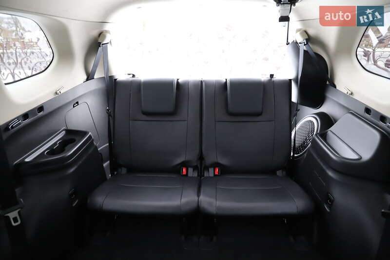 Позашляховик / Кросовер Mitsubishi Outlander 2015 в Трускавці фото 122 Позашляховик / Кросовер Mitsubishi Outlander 2015 в Трускавці