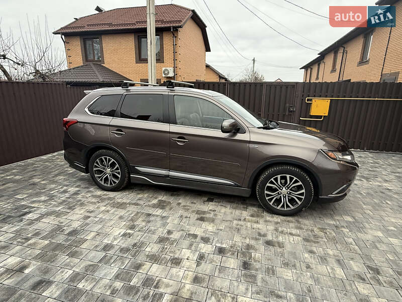 Позашляховик / Кросовер Mitsubishi Outlander 2015 в Вінниці