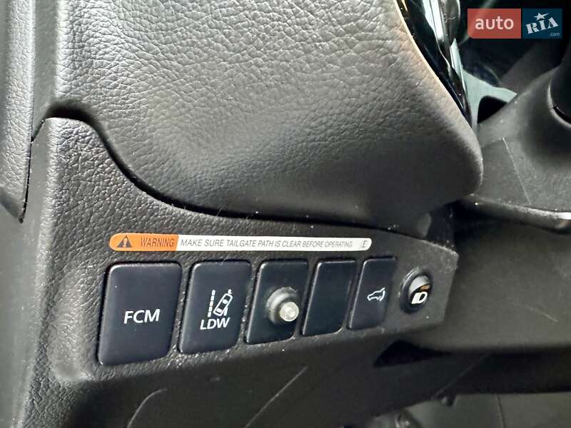 Внедорожник / Кроссовер Mitsubishi Outlander 2015 в Киеве