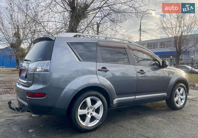 Внедорожник / Кроссовер Mitsubishi Outlander 2006 в Киеве